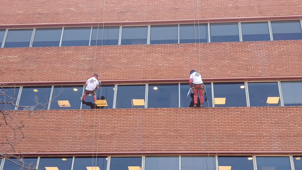 Restauración de frentes, impermeabilización y pintura